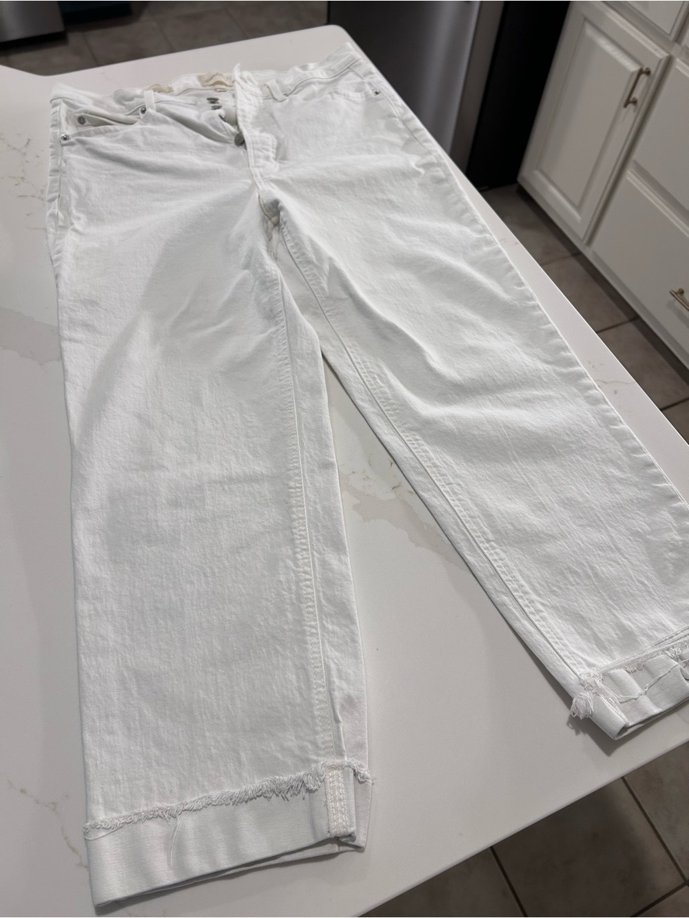 Universal Thread White High-Rise Straight Jeans